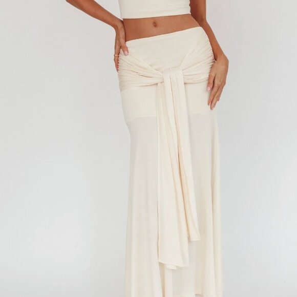 Saints and Secrets Matching Set (Maxi Skirt and Tube Top) - Butter Yellow - Picture 4 of 13